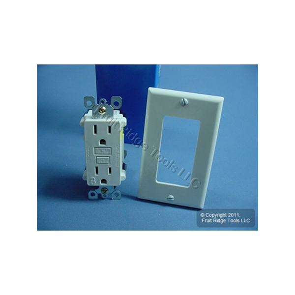 Leviton-GFCI,SMARTLOCK RECEPTACLE 15A-125V Feed-Through 20A-125V