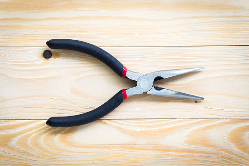 How to Select the Best Cutting Pliers for Precision Work